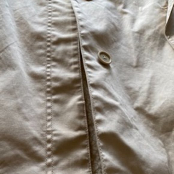 GAP Khaki Trench Coat in Size Medium - Picture 4 of 9